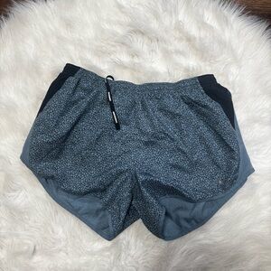 Nike Bluish-Gray Pebble Printed Athletic Shorts in Women’s size Large
